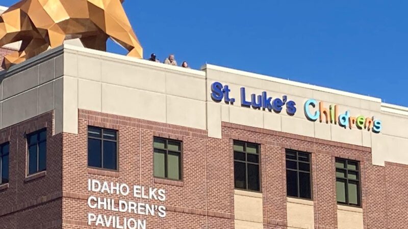 St Lukes Hospital Suing Over Baby Cyrus Public Protests